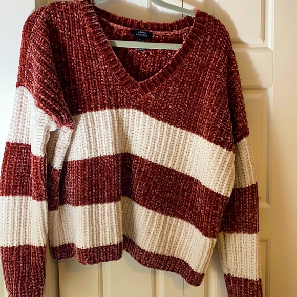 Sweater- Velvet - Picture 1 of 2